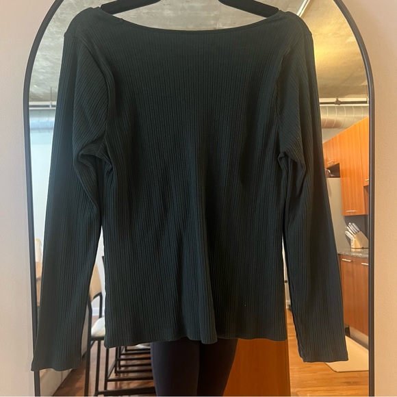 Old Navy Cinched Green Ribbed long sleeve - Picture 9 of 10